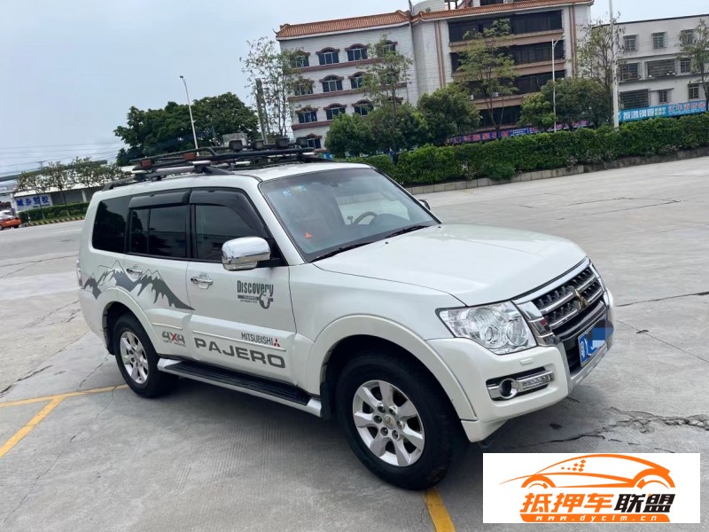  18年三菱帕杰羅轎車 
