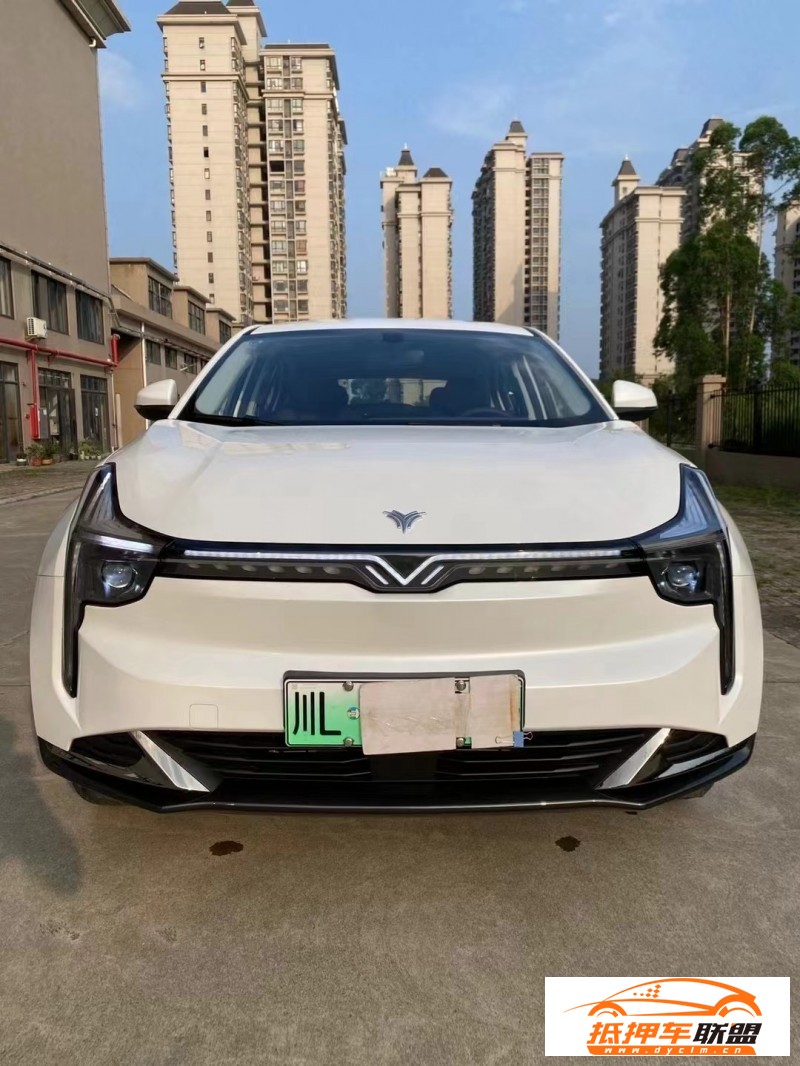  23年哪吒u-ll400轎車 