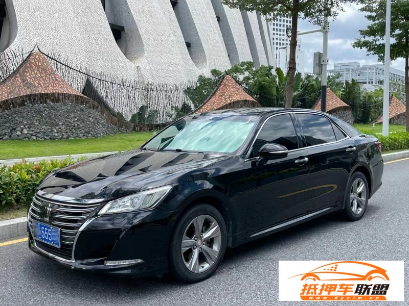 16年豐田皇冠轎車 