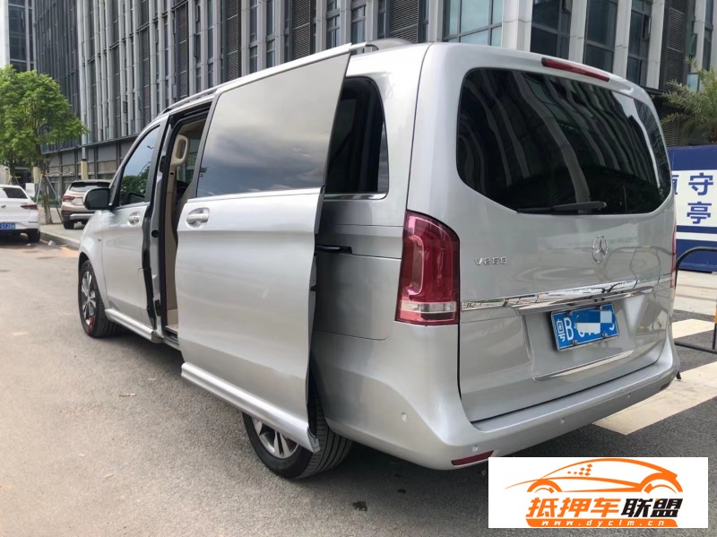  16年奔馳V轎車(chē) 