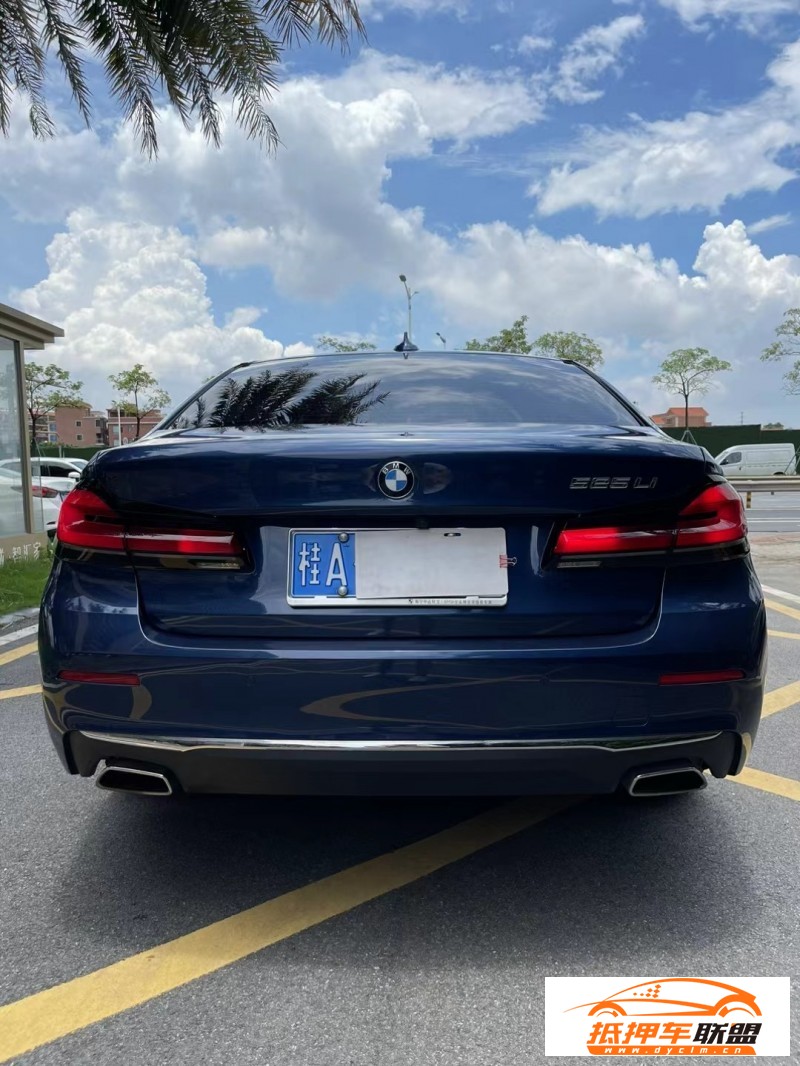  21年寶馬5系轎車 