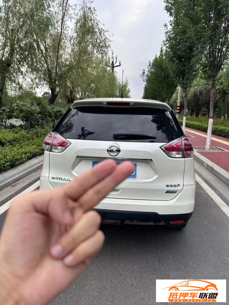  17年日產(chǎn)奇駿轎車 