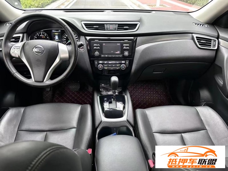  17年日產(chǎn)奇駿轎車 
