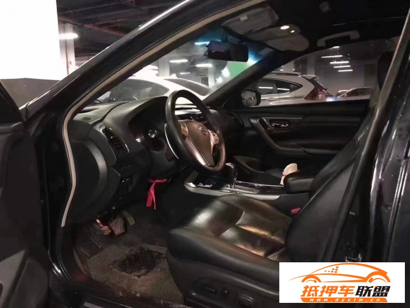  15年日產(chǎn)天籟轎車 