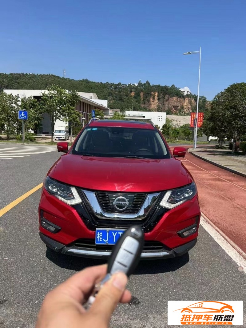  17年日產(chǎn)奇駿轎車 