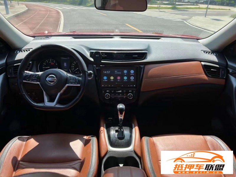  17年日產(chǎn)奇駿轎車 