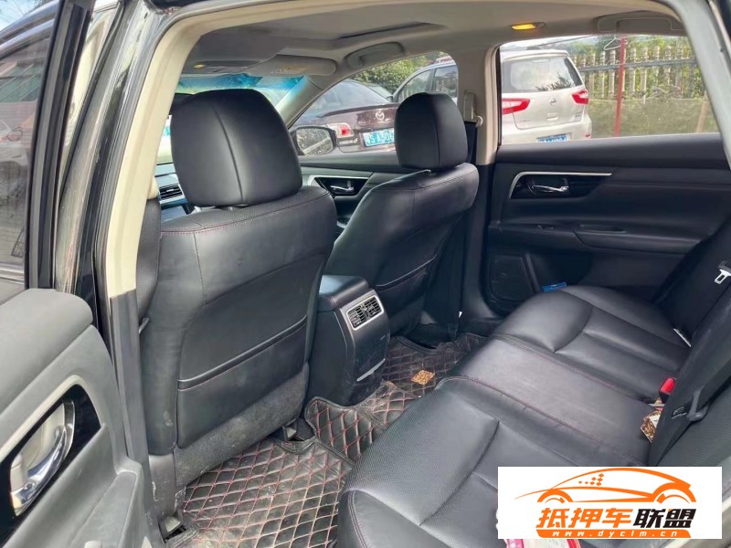  16年日產(chǎn)天籟轎車 