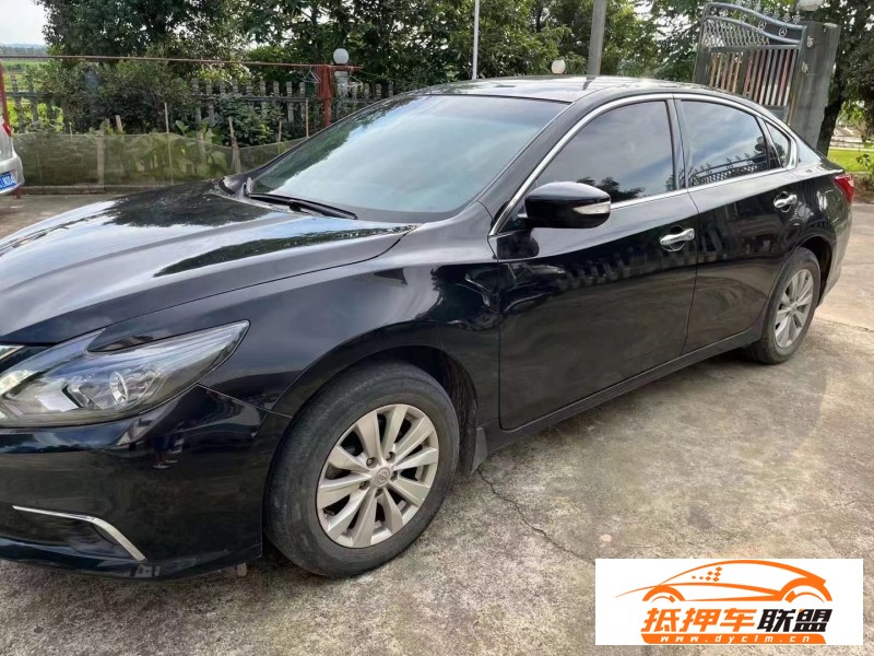  16年日產(chǎn)天籟轎車 