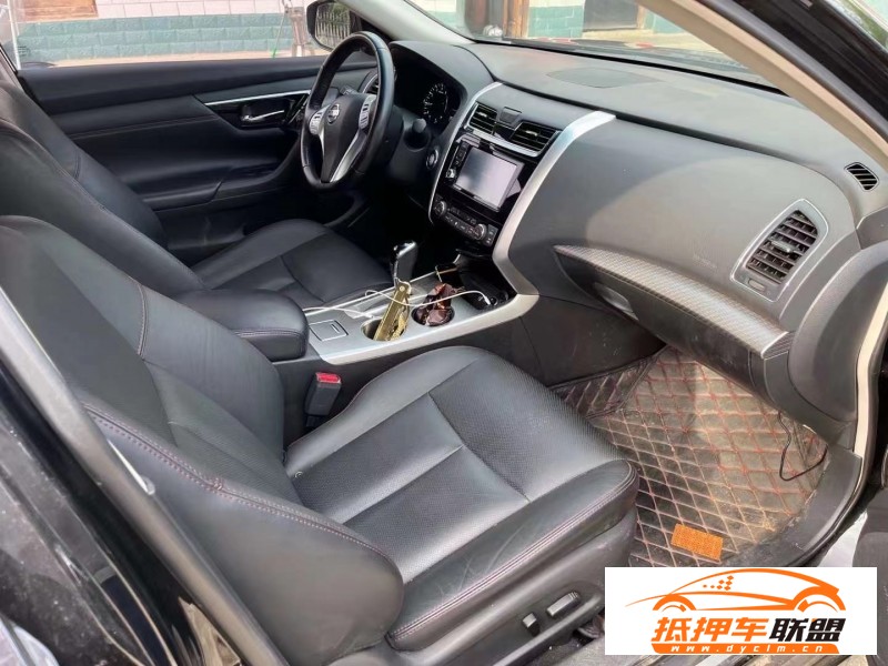  16年日產(chǎn)天籟轎車 