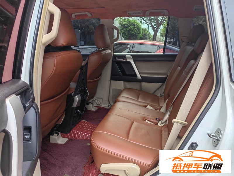  12年豐田普拉多轎車 