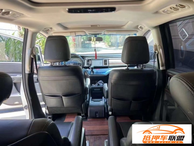  18年本田艾力紳轎車 