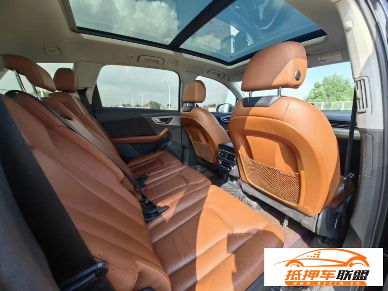  19年奧迪Q7轎車 