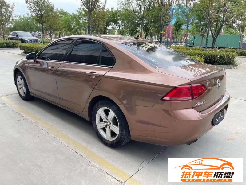  15年大眾凌渡轎車 