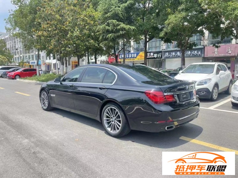  13年寶馬7系轎車 