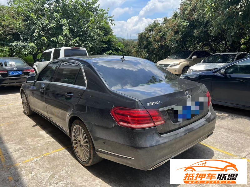  15年奔馳E轎車 