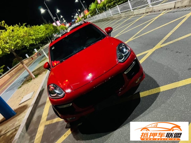  17年保時(shí)捷卡宴轎車 