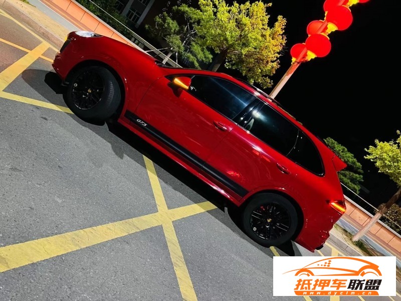  17年保時(shí)捷卡宴轎車 