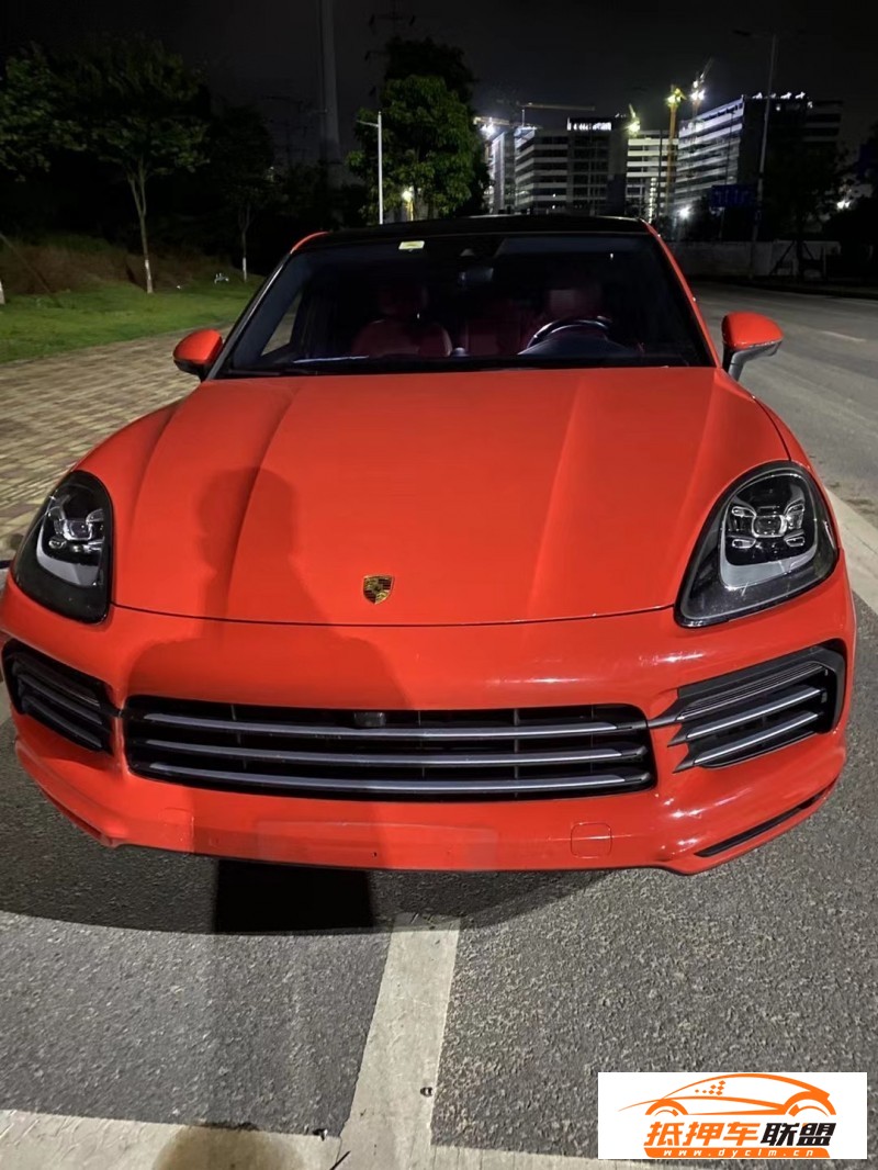  20年保時(shí)捷卡宴轎車 