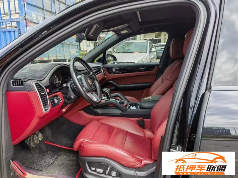  19年保時捷卡宴轎車 
