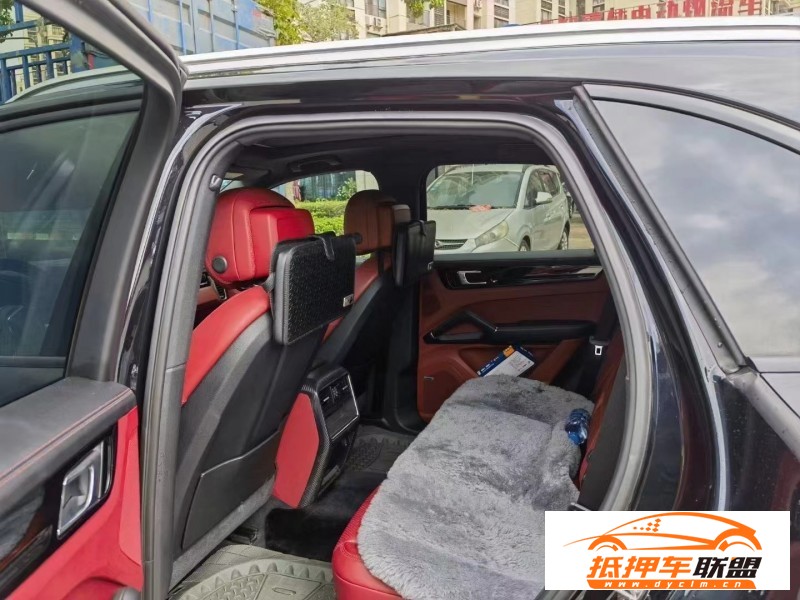  19年保時捷卡宴轎車 