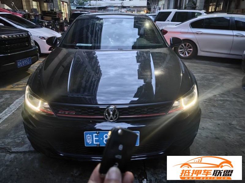  17年大眾凌渡轎車 