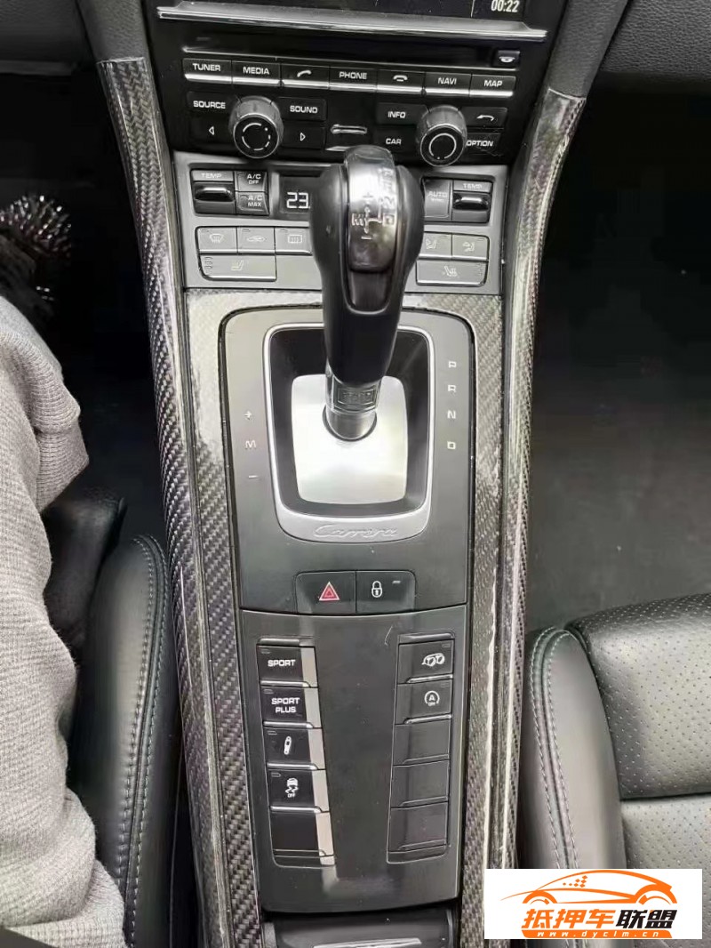  15年保時捷911轎車 