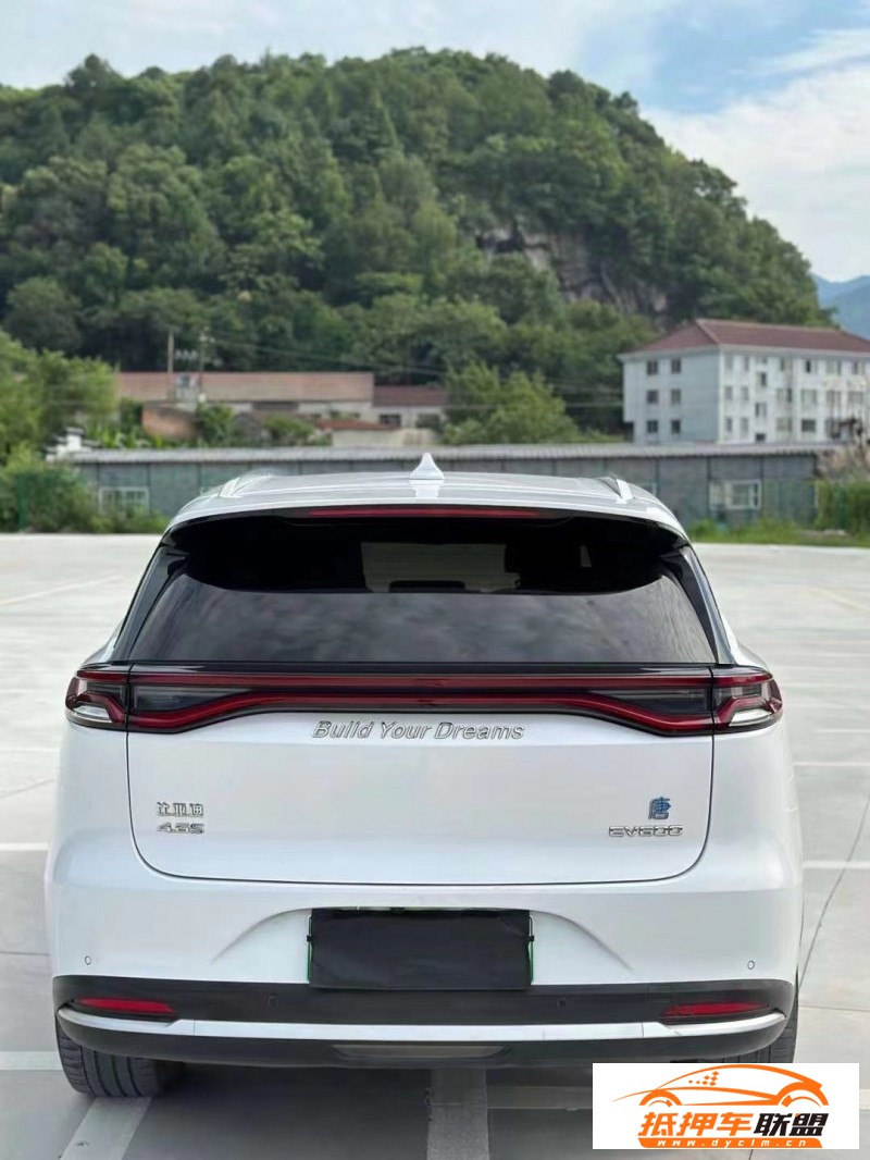  19年比亞迪唐轎車 