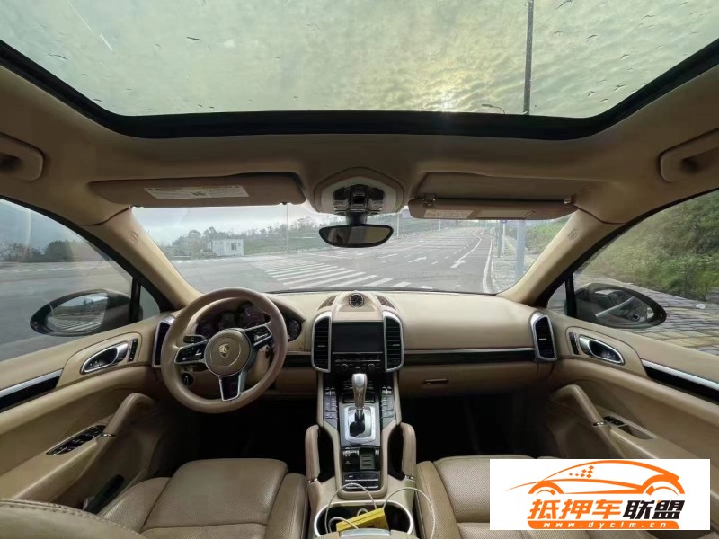  17年保時捷卡宴轎車 