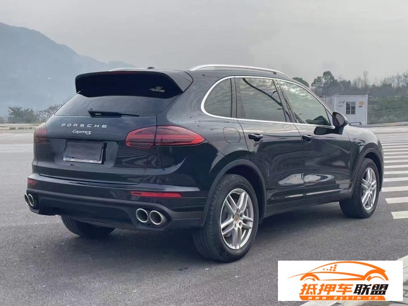  17年保時捷卡宴轎車 