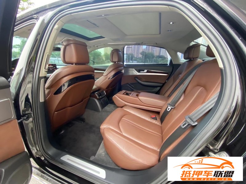  14年奧迪A8L轎車 