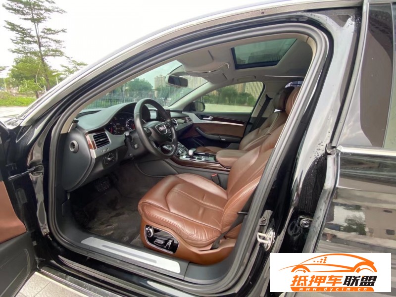  14年奧迪A8L轎車 