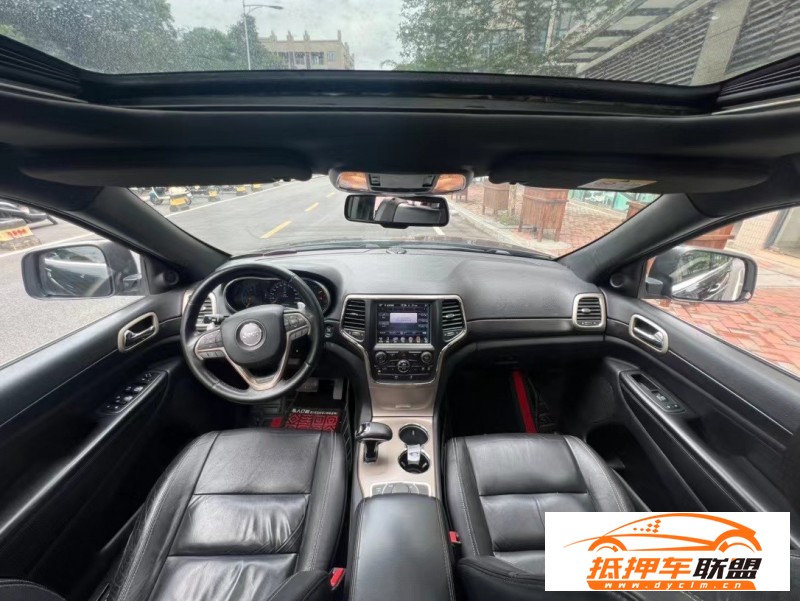  15年Jeep大切諾基轎車 