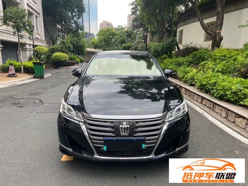 17年豐田皇冠轎車 