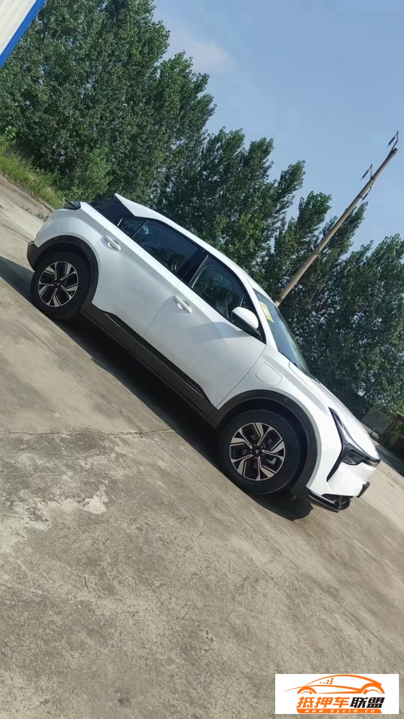  23年哪吒u-ll400SUV 