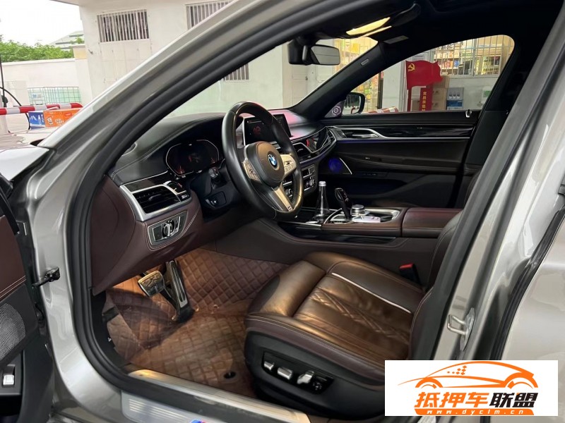  20年寶馬7系轎車 