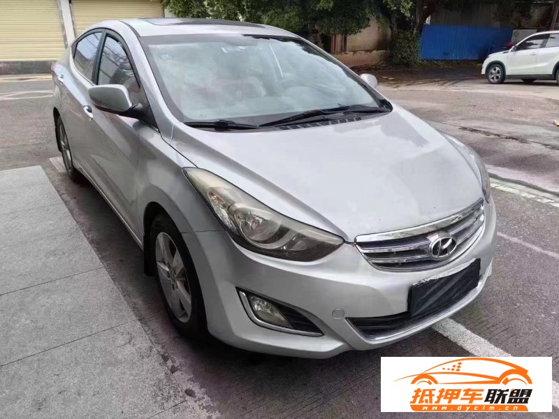  13年現(xiàn)代朗動(dòng)轎車 