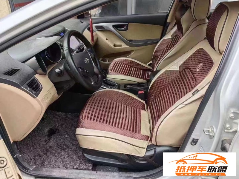  13年現(xiàn)代朗動(dòng)轎車 
