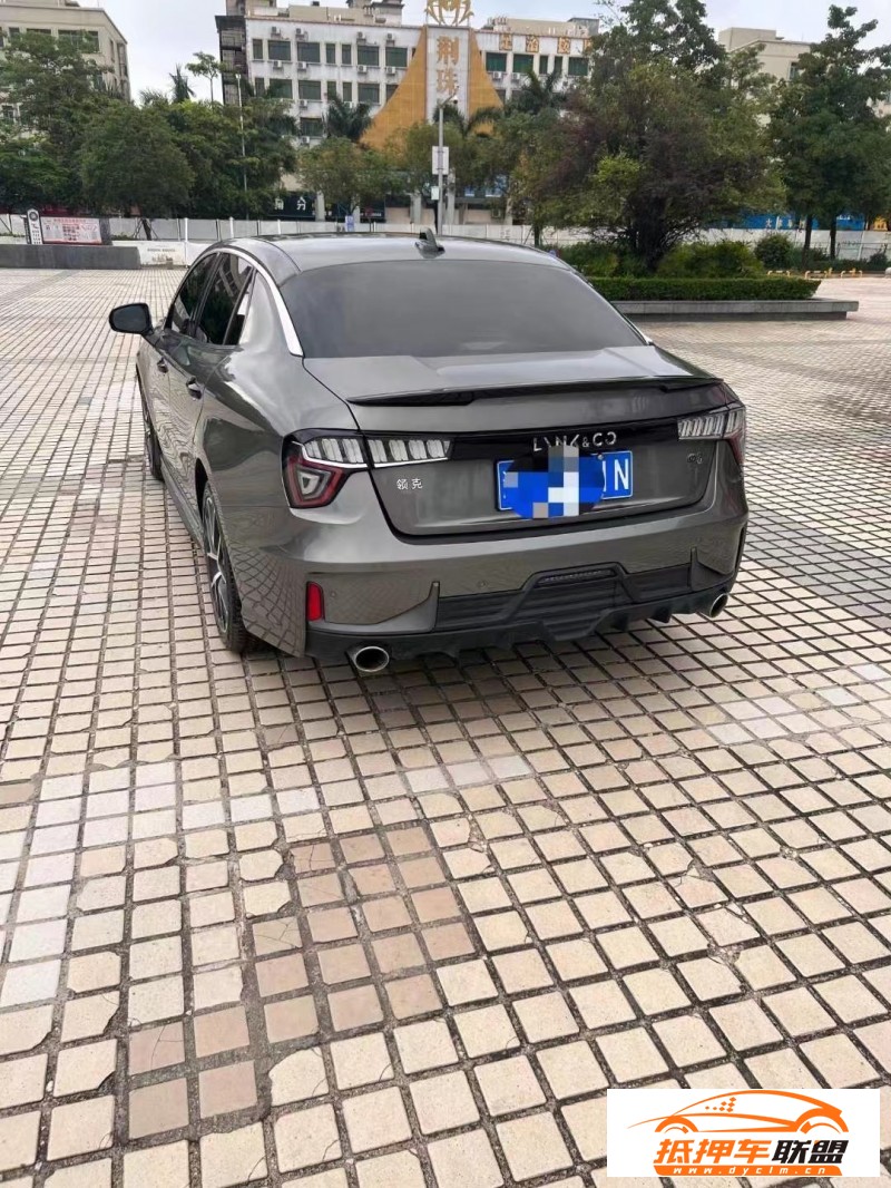  21年領(lǐng)克03轎車 