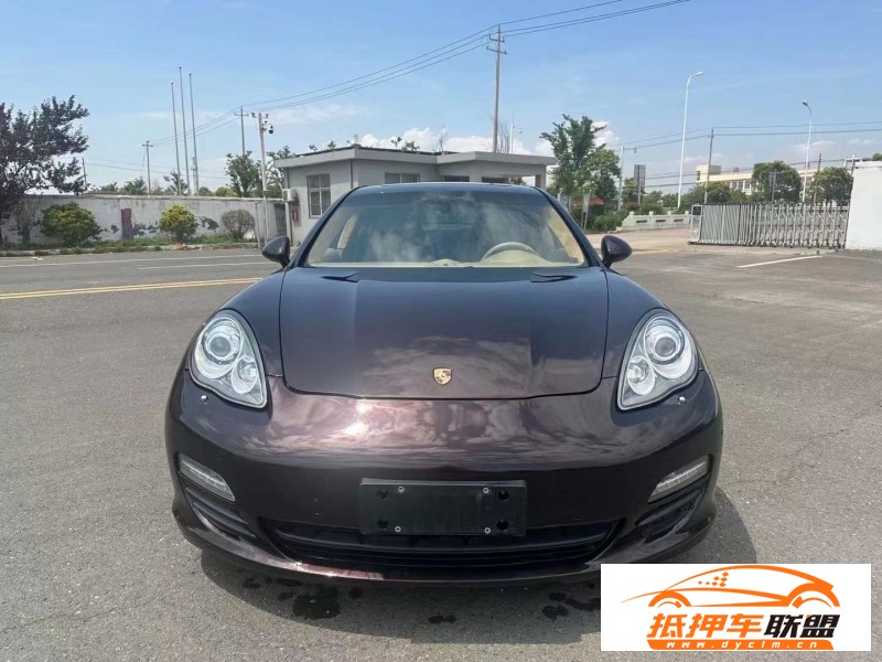  13年保時捷帕納梅拉轎車 