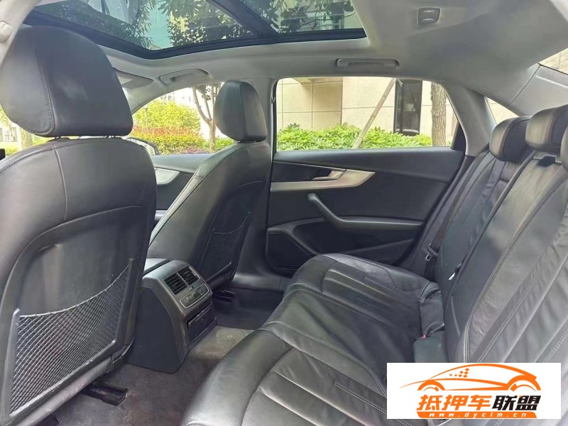  17年奧迪A4L轎車 