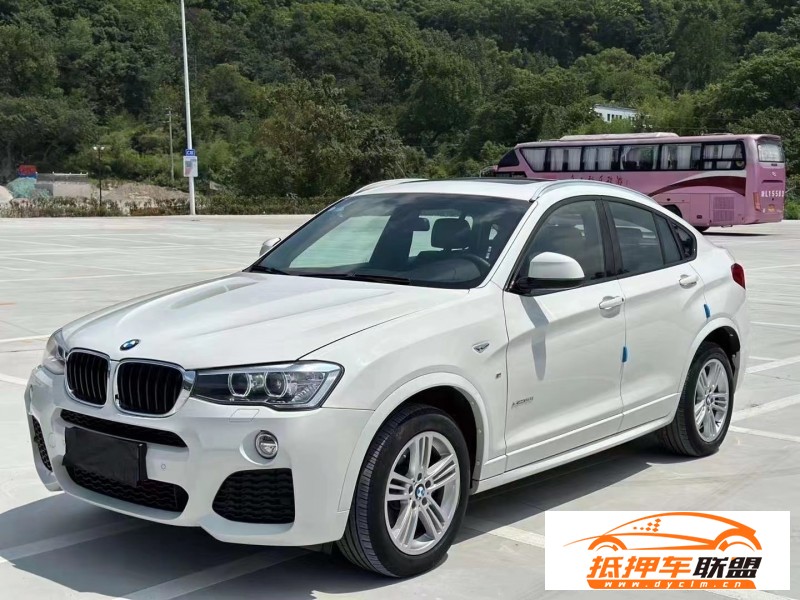  17年寶馬X4轎車 