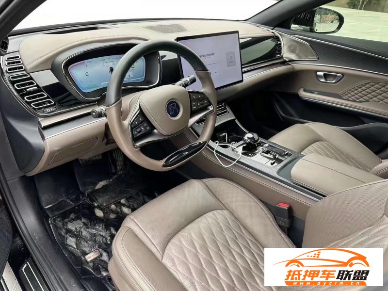  22年比亞迪漢轎車 