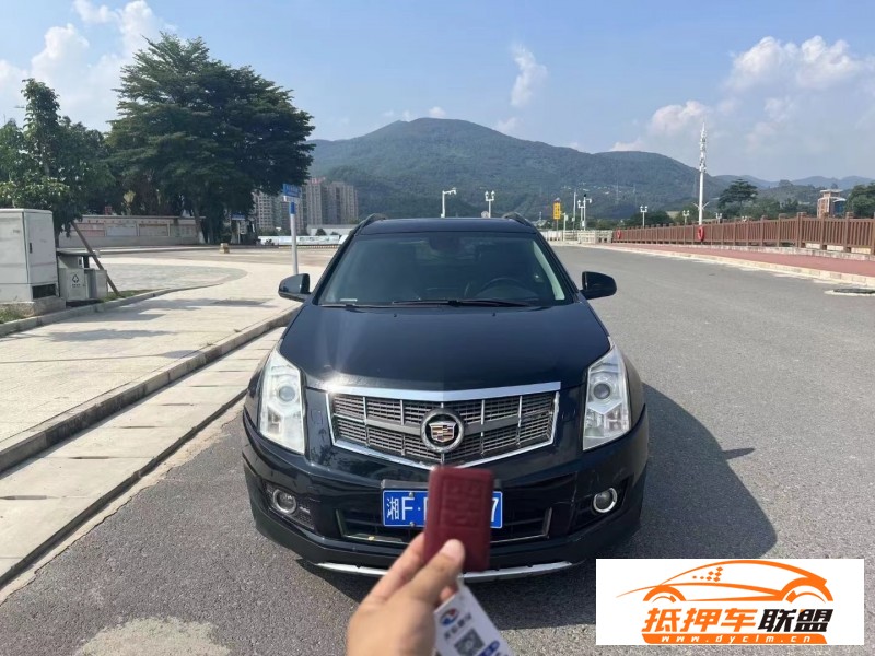  13年凱迪拉克SRX轎車 