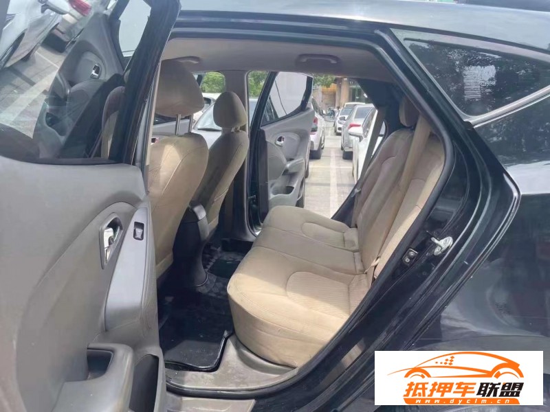  11年現(xiàn)代ix35轎車(chē) 