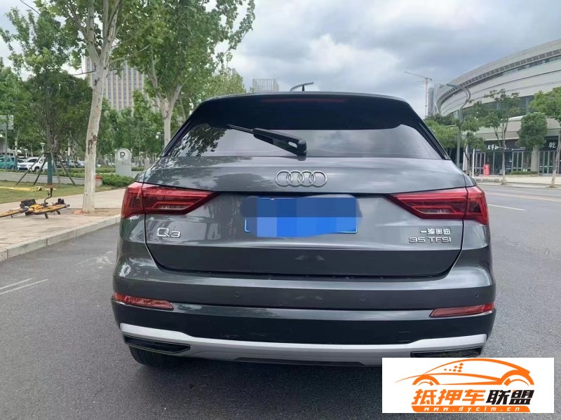  20年奧迪Q3轎車 