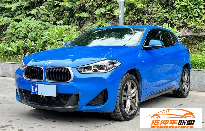  21年寶馬X2轎車 