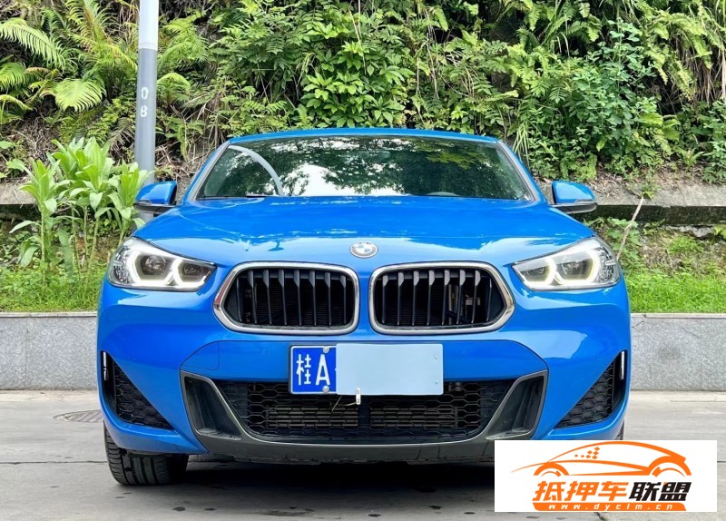  21年寶馬X2轎車 
