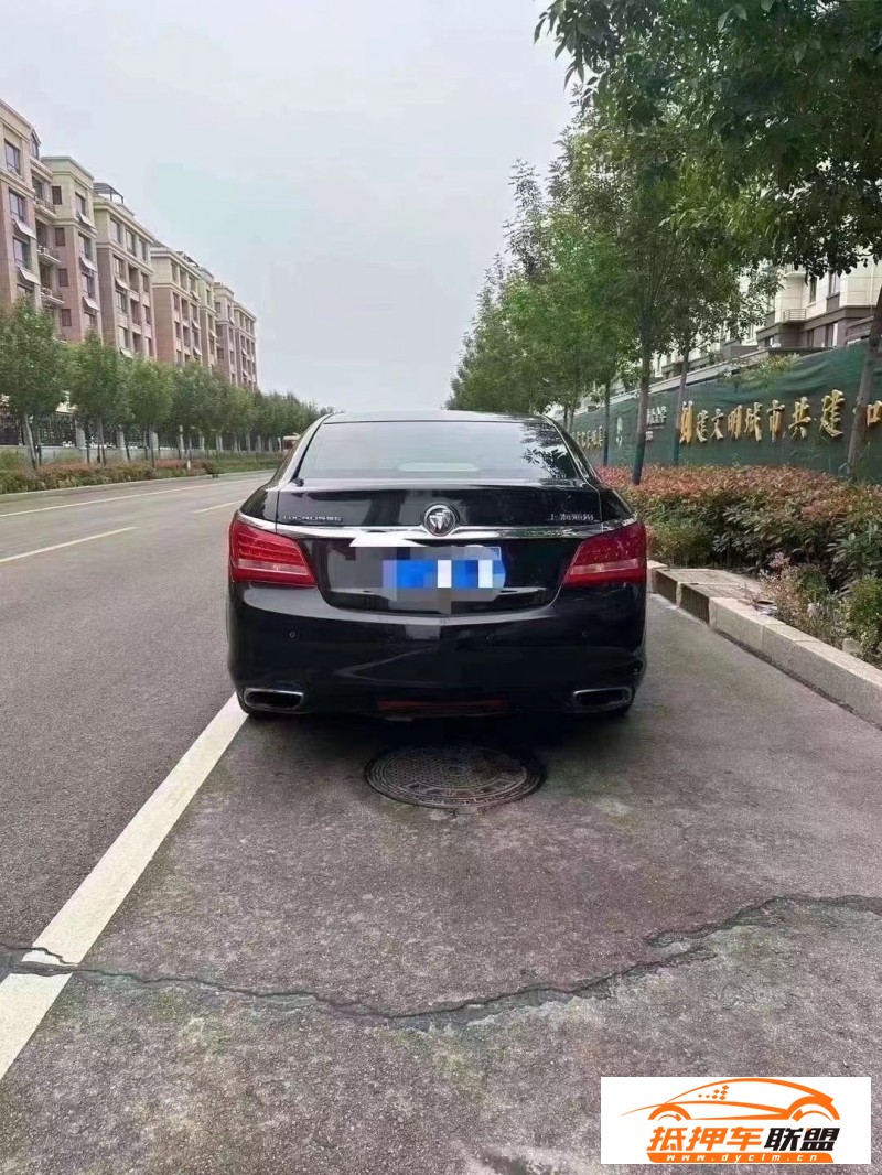  15年別克君越轎車 