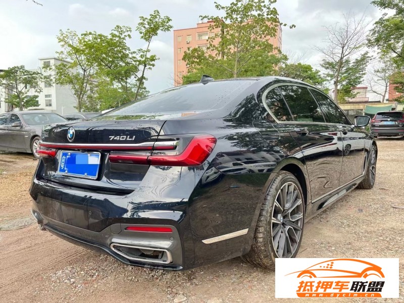  22年寶馬7系轎車 