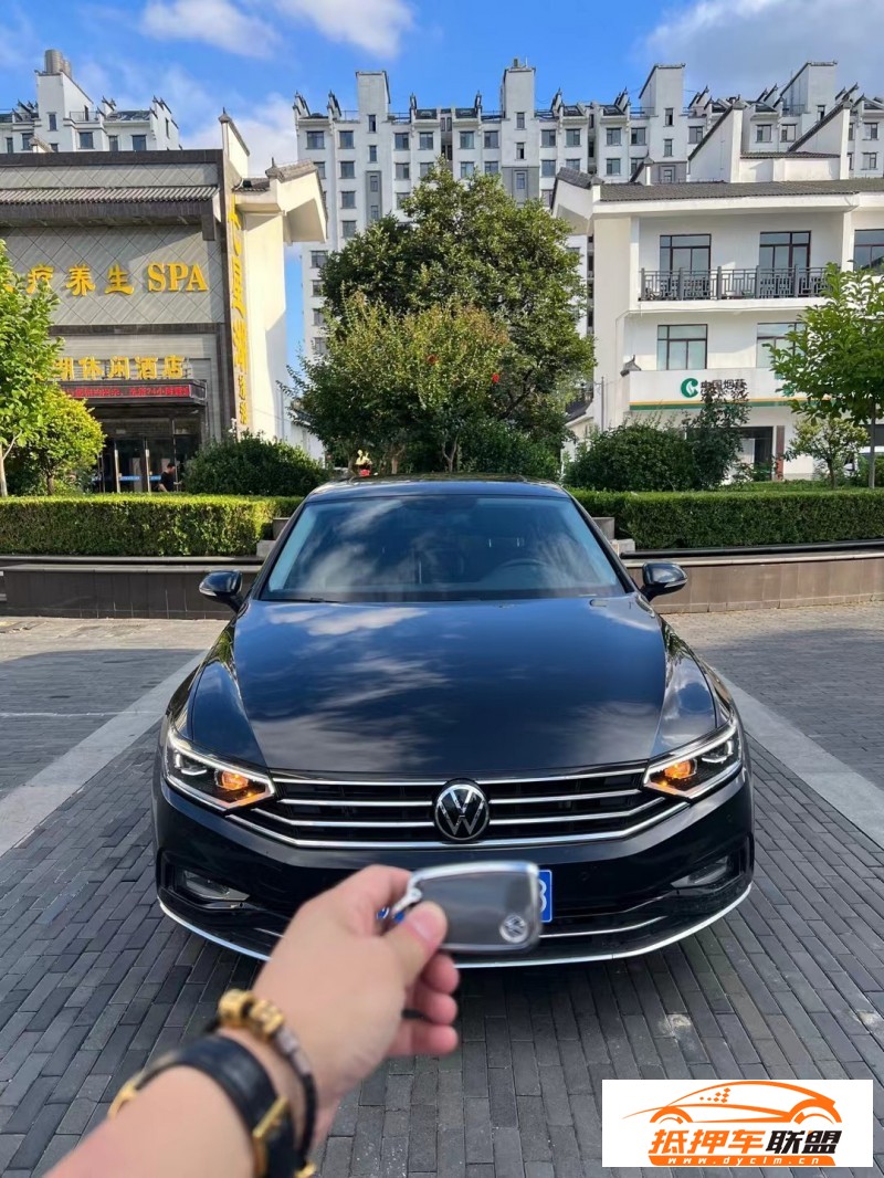  22年大眾邁騰轎車 